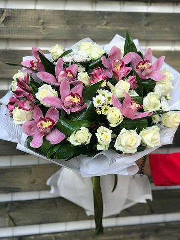 Букет цветов из: Розы и Хризантемы в Краснохолмский