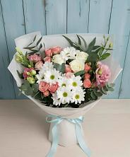 Букет цветов из:  Розы, Лизиантусы и Хризантемы в Краснохолмский