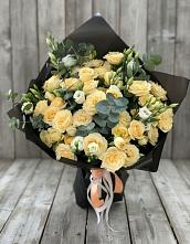 Букет цветов из:  Розы и Лизиантусы в Краснохолмский