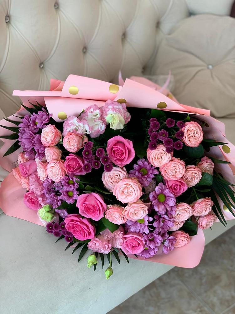 Букет цветов из: Хризантемы, Розы и Лизиантусы в Краснохолмский