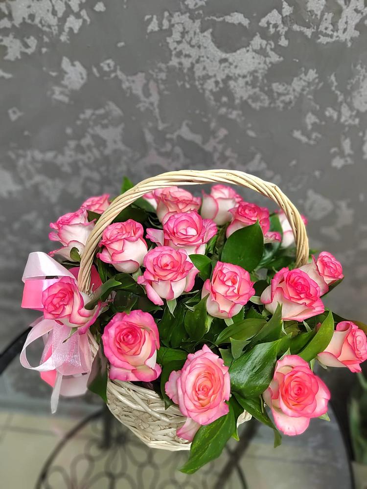Цветочная композиция из Розы в корзине в Краснохолмский