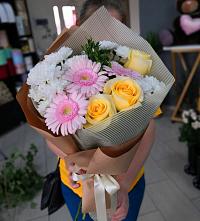 Букет цветов из:  Герберы, Розы и Хризантемы в Краснохолмский