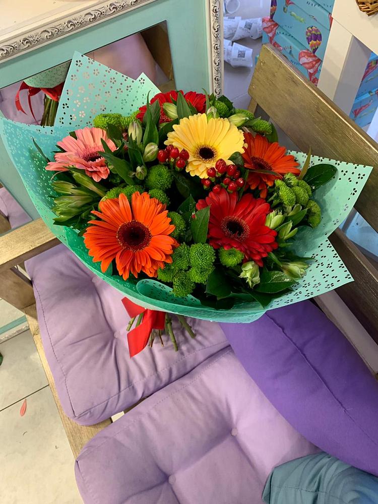 Букет цветов из: Герберы, Хризантемы и Альстромерии в Краснохолмский