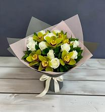 Букет цветов из:  Орхидеи и Розы в Краснохолмский