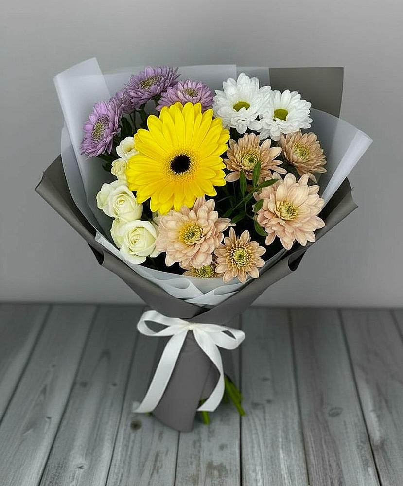Букет цветов из: Розы, Герберы и Хризантемы в Краснохолмский