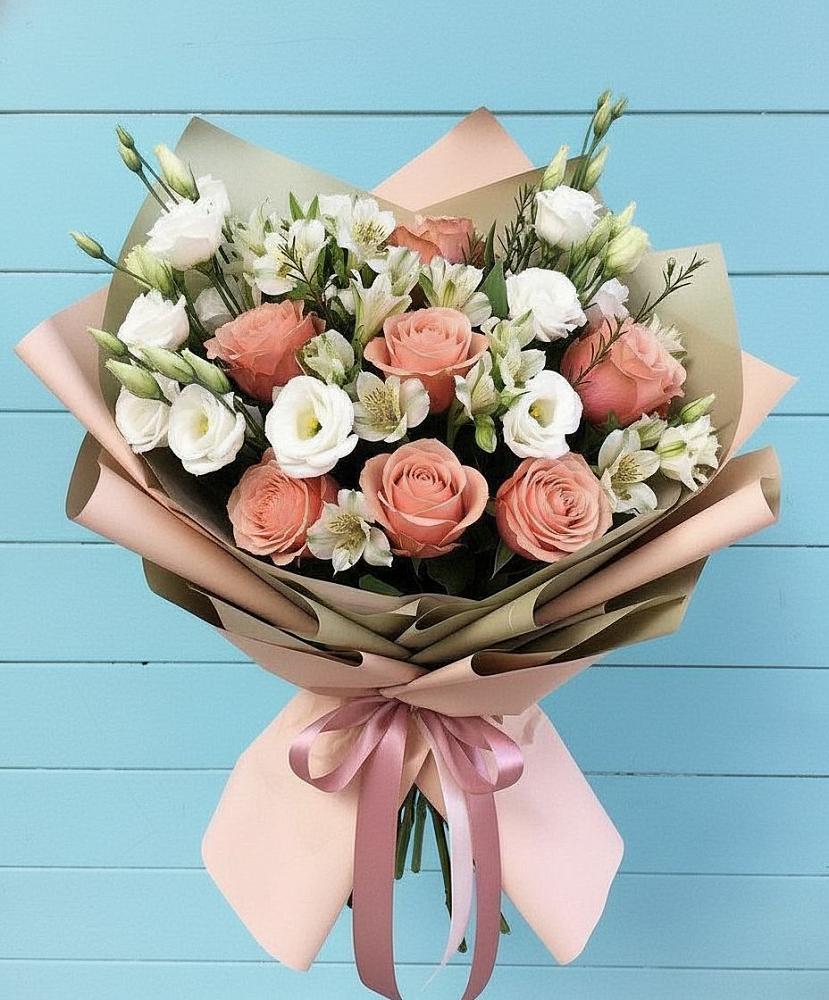 Букет цветов из: Розы, Альстромерии и Лизиантусы в Краснохолмский