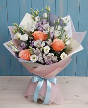 Букет цветов из:  Лизиантусы, Розы, Альстромерии и Гипсофила #REPLACE_PRED# Краснохолмский