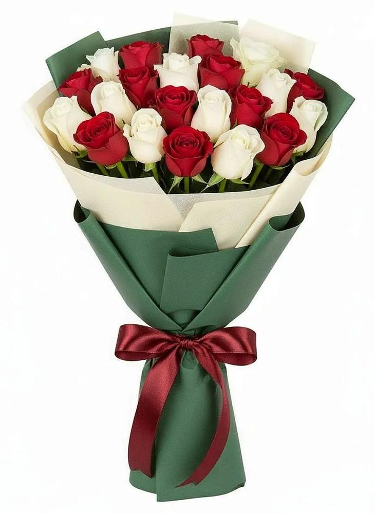 Букет Микс из красных и белых роз в Краснохолмский