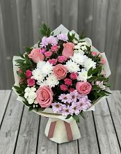 Букет цветов из:  Альстромерии, Гвоздики, Розы и Хризантемы в Краснохолмский