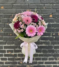 Букет цветов из:  Герберы и Хризантемы #REPLACE_PRED# Краснохолмский