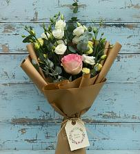 Букет цветов из:  Розы и Лизиантусы в Краснохолмский