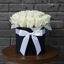 Цветочная композиция из Розы в шляпной коробке в Краснохолмский